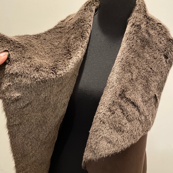 New Directions Jackets & Blazers - New Directions Women’s Vest Cardigan Size S/M Brown Faux Fur Suede Cabincore